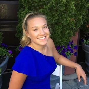 Meet your Posher, Courtney